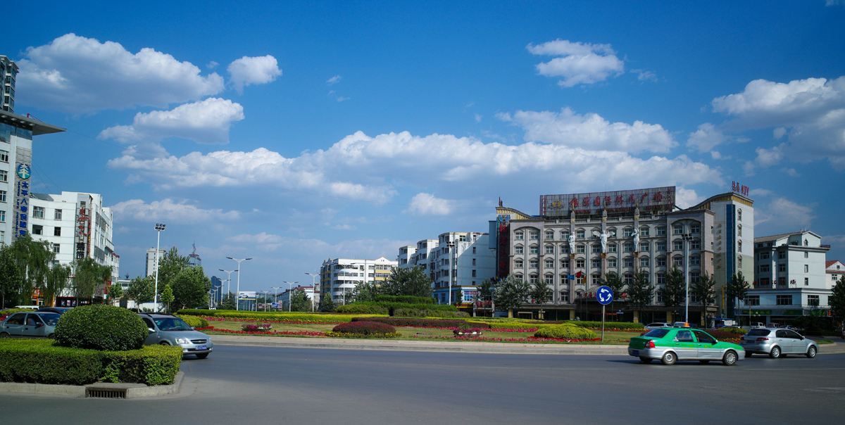 长治盛会，嘉宾云集，观众热情如火